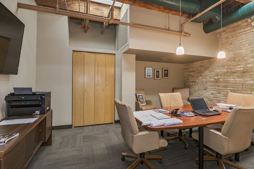 More Photos Of 413 Wacouta St, Saint Paul Office Residential For Lease