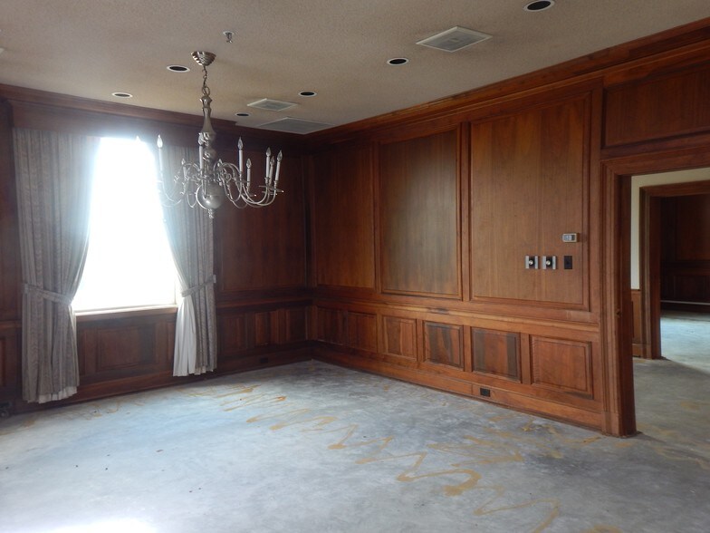 More Photos Of 10225 Florida Blvd, Baton Rouge Office Residential For Lease