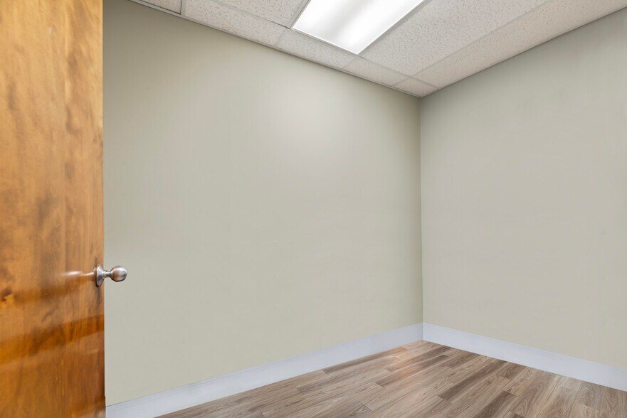 More Photos Of 1594-1600 US Highway 130, North Brunswick Medical For Lease