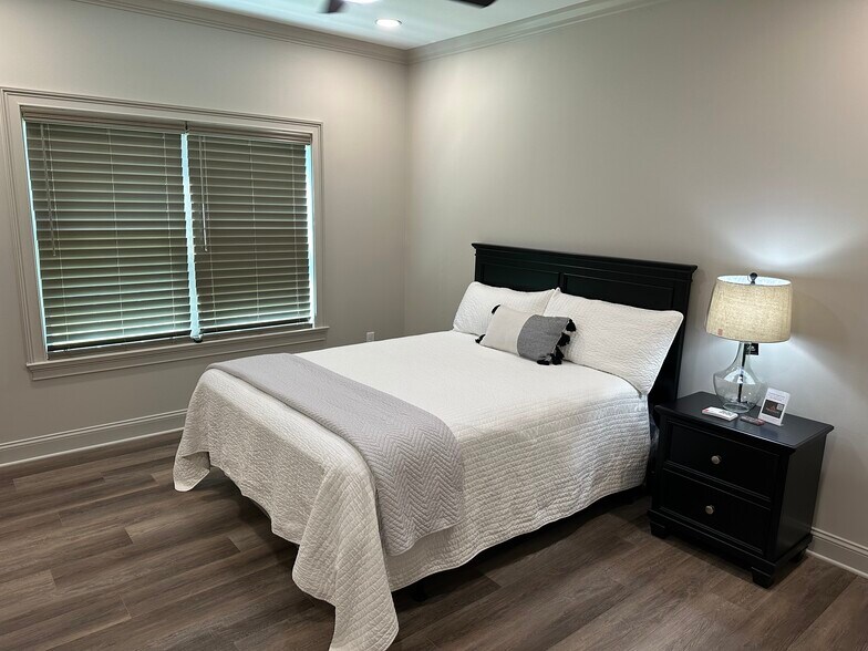 More Photos Of 240 Sunset Cir, Moultrie Apartments For Sale