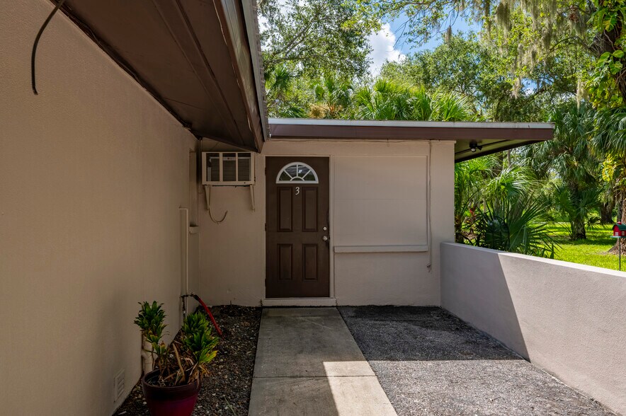 More Photos Of 23087 Central Ave, Port Charlotte Multifamily For Sale