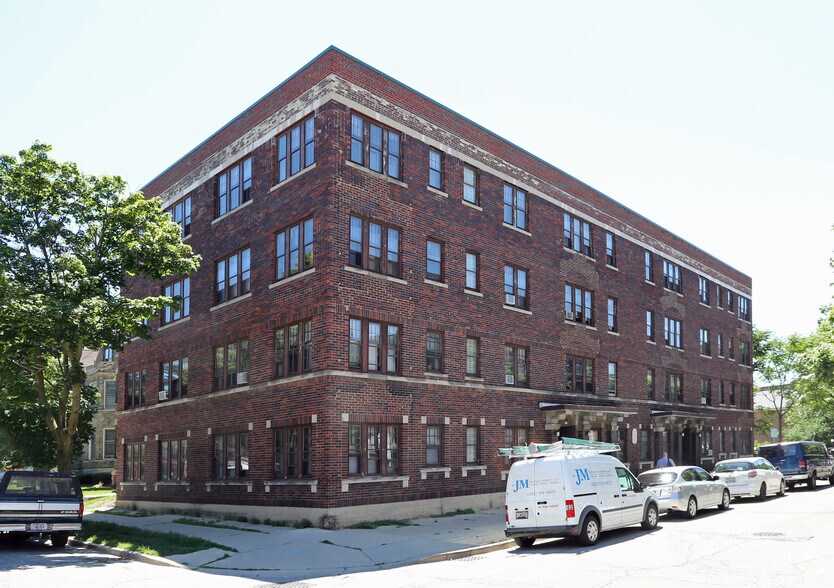 Primary Photo Of 846 N 15th St, Milwaukee Apartments For Sale
