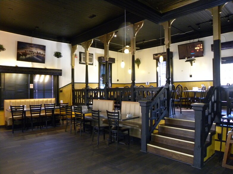 More Photos Of 712 7th St, Galveston Restaurant For Lease