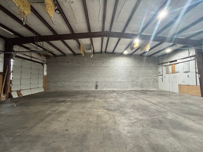 More Photos Of 2618 Cherry Ave NE, Salem Industrial For Sale