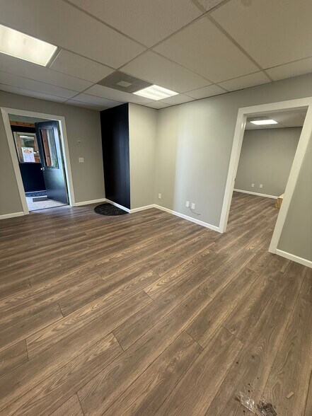 More Photos Of 308 E Molloy Rd, Syracuse Storefront Retail Office For Lease