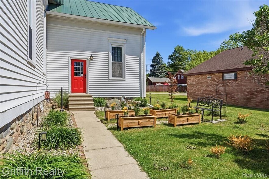 More Photos Of 131 E Main St, Vernon Religious Facility For Sale