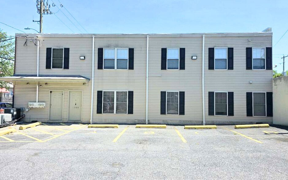 More Photos Of 1912 W 3rd St, Wilmington Apartments For Sale