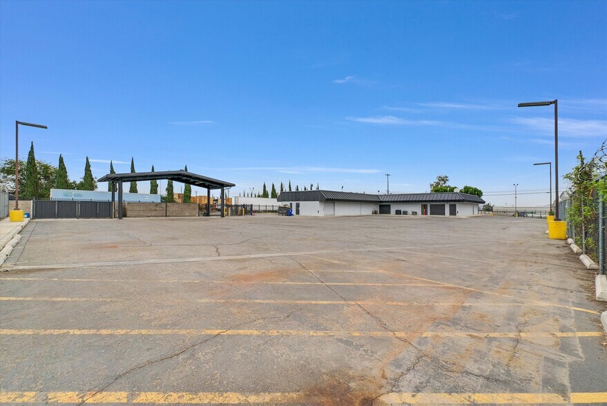 More Photos Of 15384 Arrow Blvd, Fontana Office For Lease