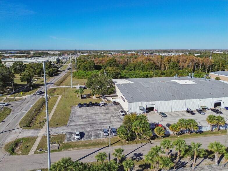 More Photos Of 4811 W Sligh Ave, Tampa Warehouse For Lease