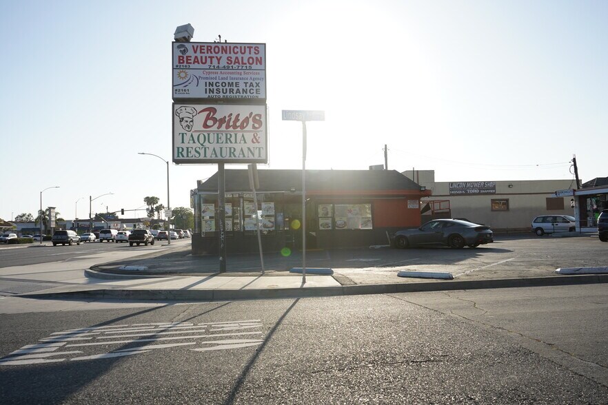 More Photos Of 2161-2163 W Lincoln Ave, Anaheim Office For Sale