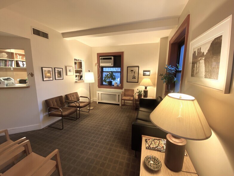 More Photos Of 1158 Fifth Ave, New York Coworking Space