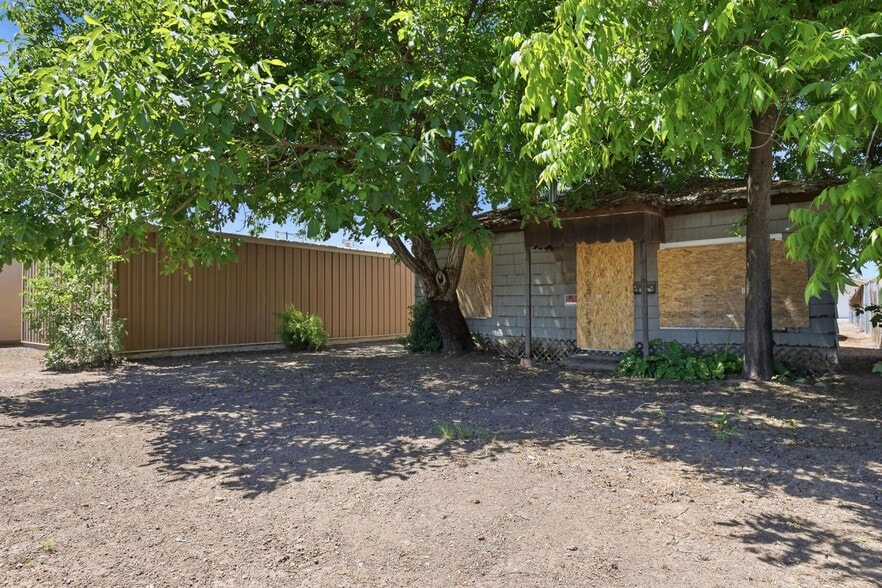 More Photos Of 9978 Broadway, Live Oak Warehouse For Sale