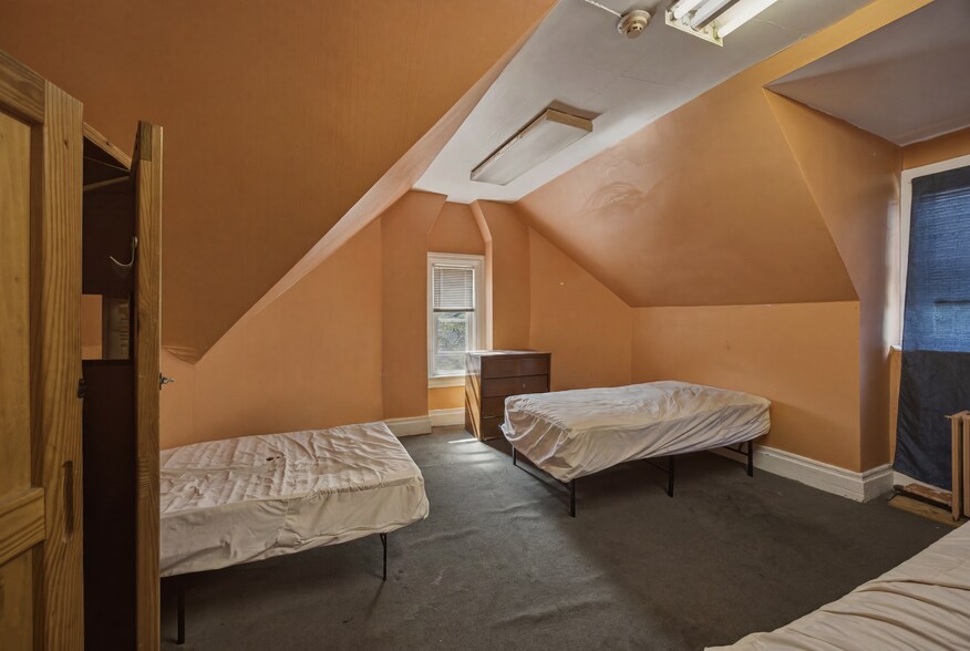 More Photos Of 512 Franklin Ave, Pittsburgh Apartments For Sale