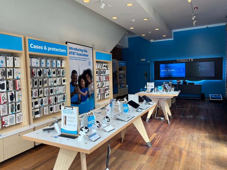 More Photos Of 366 W Broadway, Boston Storefront Retail Residential For Lease