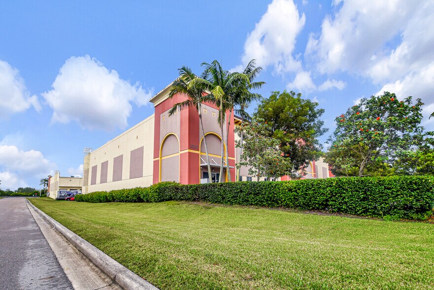 More Photos Of 2020 NW 129th Ave, Miami Warehouse For Lease