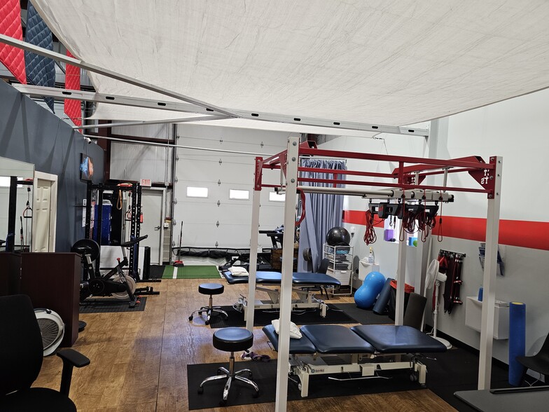 More Photos Of 60 Village Pl, Glastonbury Flex For Lease