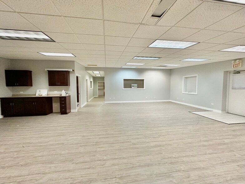 More Photos Of 140 State St, Calumet City Warehouse For Lease