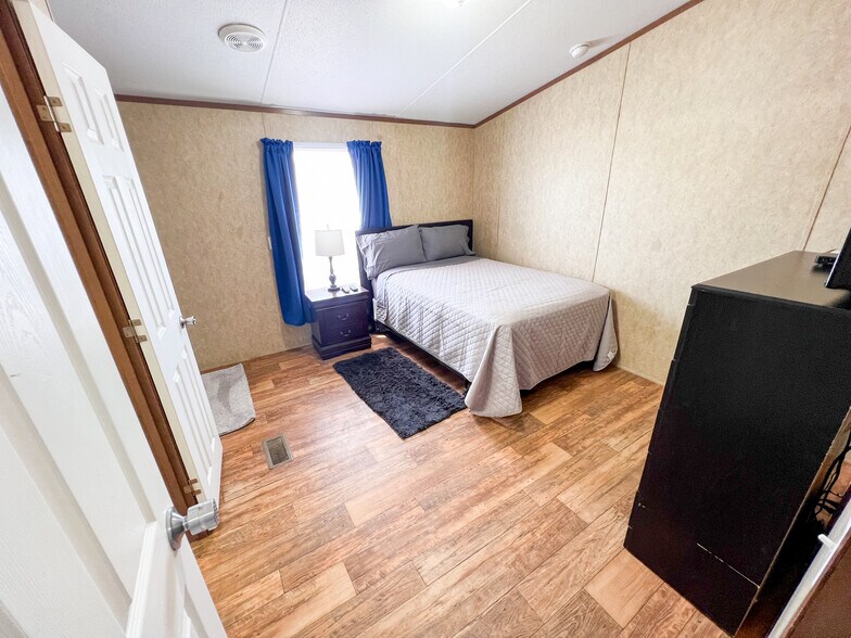 More Photos Of 3299 S Fulton Ave, Odessa Specialty For Sale