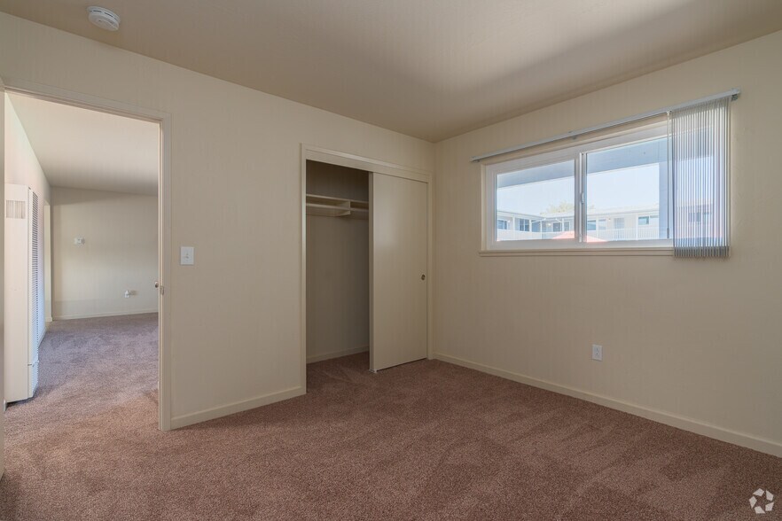 More Photos Of 500 Sunrise Ave, Roseville Apartments For Sale