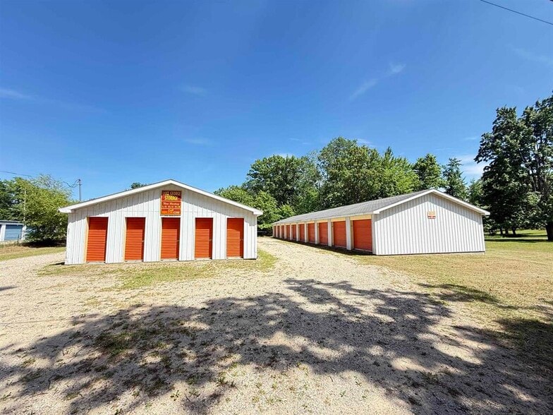 Primary Photo Of 307 S Bringold Ave, Lake Self Storage For Sale