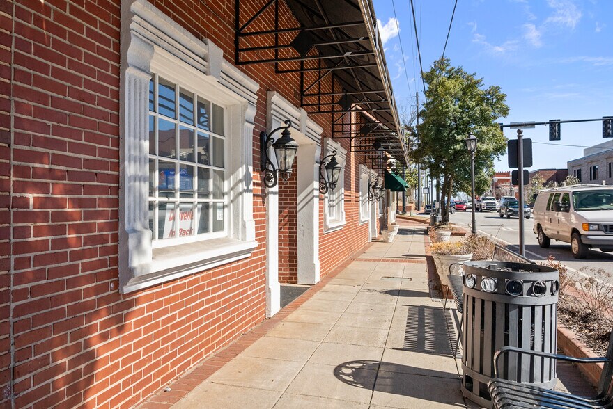 More Photos Of 221 Clayton St, Lawrenceville Office For Lease
