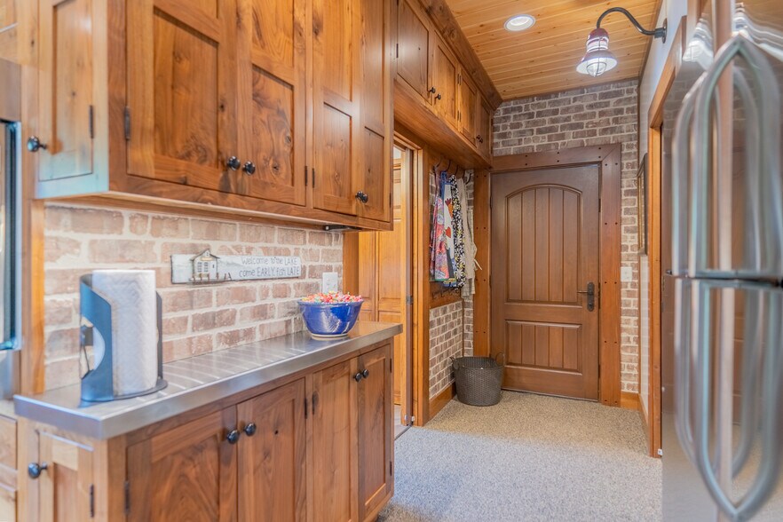 More Photos Of Quartz Lake, Delta Junction Lodge Meeting Hall For Sale