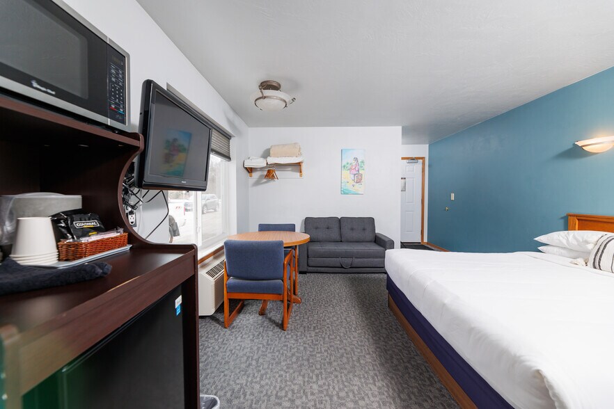 More Photos Of 6269 Wi-57, Sturgeon Bay Hotel For Sale