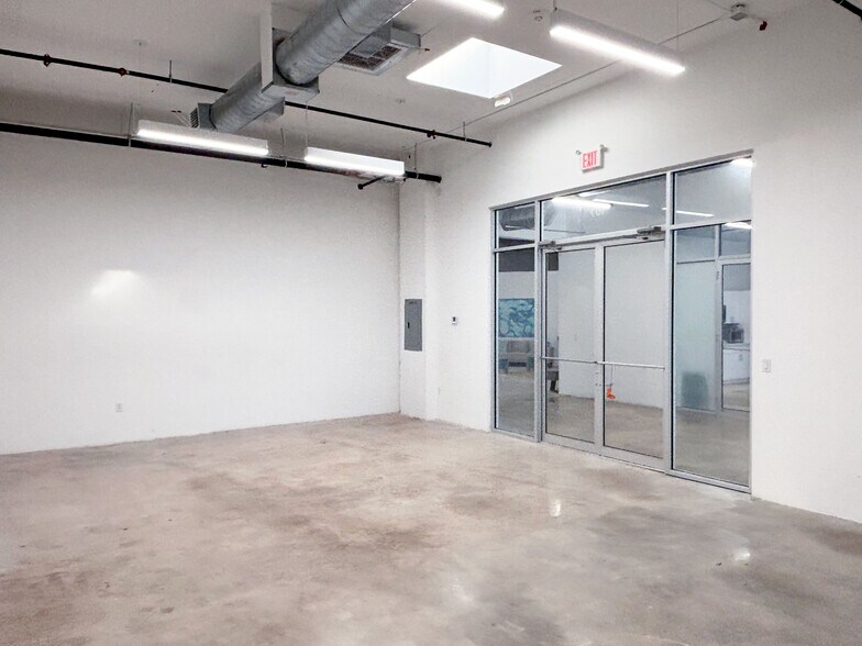 More Photos Of 350-370 NE 75th St, Miami Office For Lease