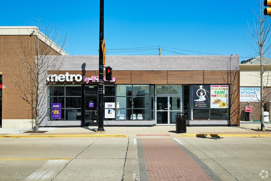 More Photos Of 504 Main St, Belleville Storefront Retail Office For Lease