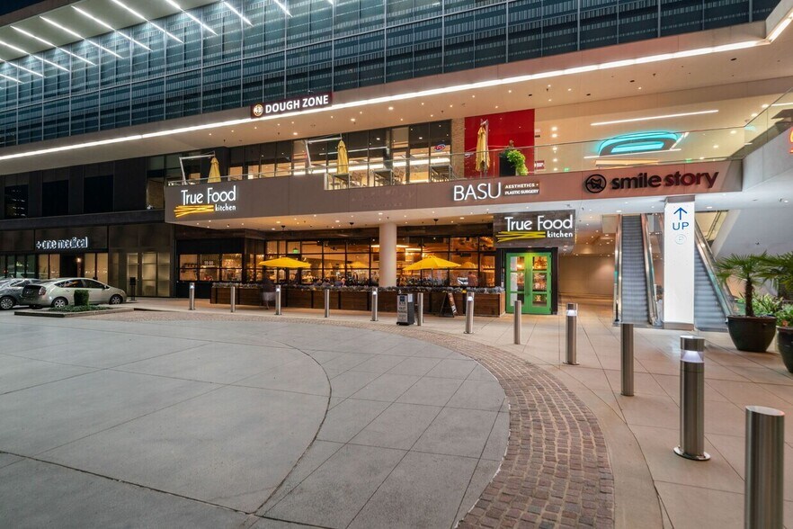 More Photos Of 1700 Post Oak Blvd, Houston General Retail For Lease