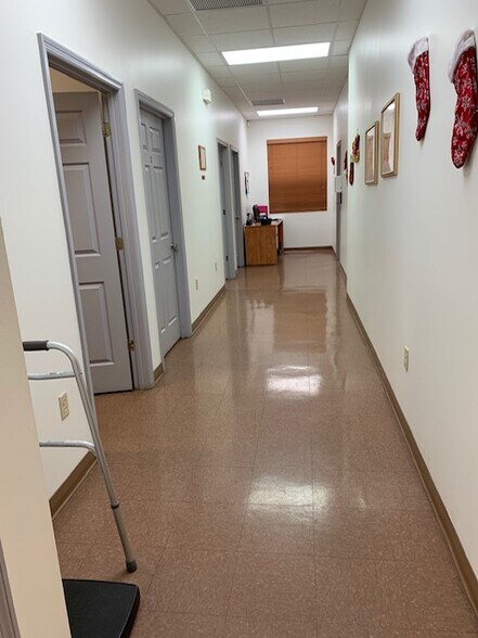 More Photos Of 9366 Balm Riverview Rd, Riverview Medical For Lease