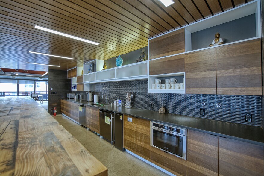 More Photos Of 1002 Walnut St, Boulder Office For Sale