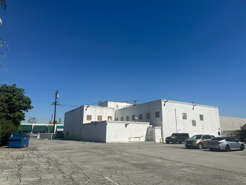 More Photos Of 322 W Compton Blvd, Compton Office For Sale