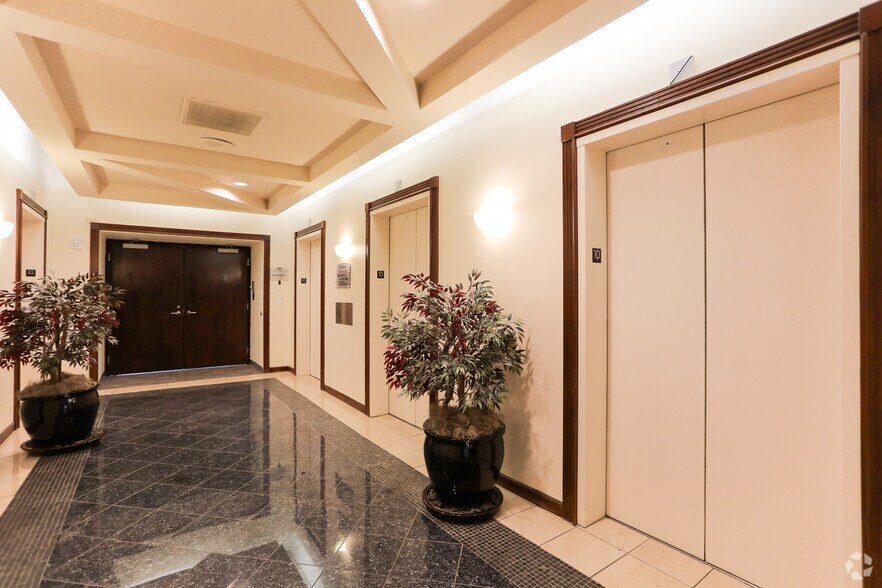 More Photos Of 500 Marquette Ave NW, Albuquerque Office For Lease