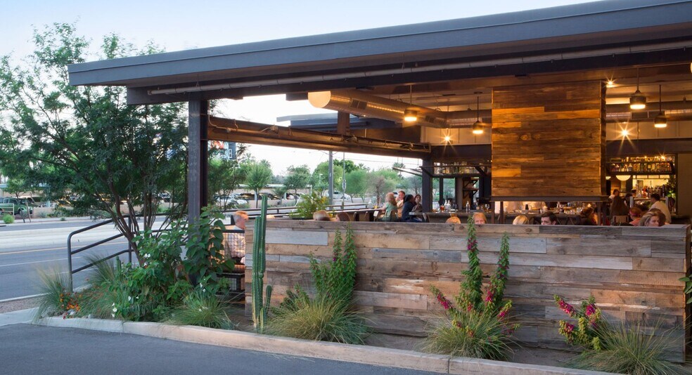 More Photos Of 300 W Camelback Rd, Phoenix Storefront Retail Office For Sale