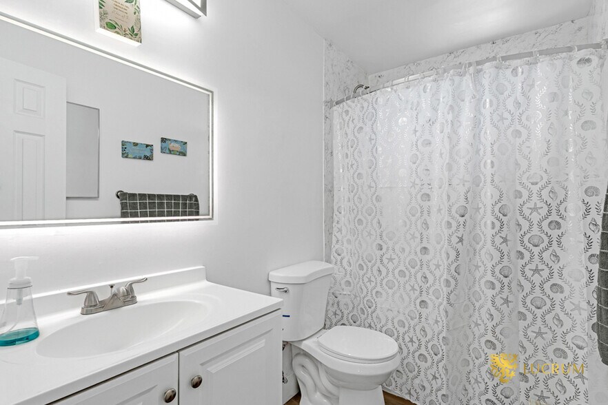 More Photos Of 11311 Burbank Blvd, North Hollywood Apartments For Sale