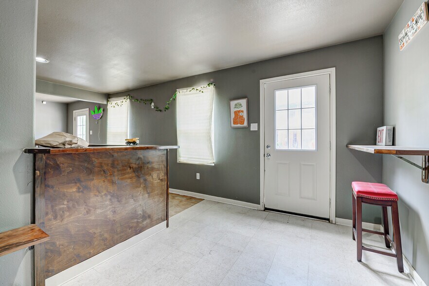 More Photos Of 2601 Prospect St, Houston Medical For Sale