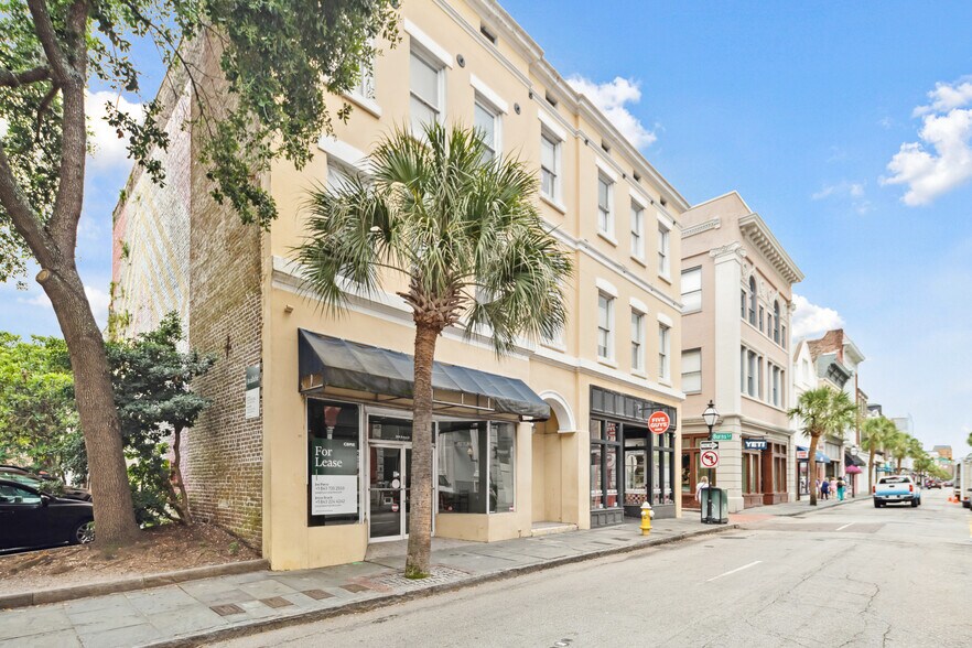 More Photos Of 364 King St, Charleston Storefront Retail Residential For Lease