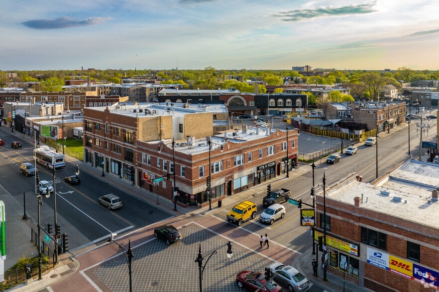 More Photos Of 4001 W Montrose Ave, Chicago Storefront For Lease