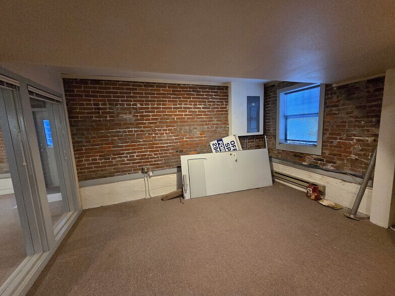 More Photos Of 1318 SW 12th Ave, Portland Office For Sale