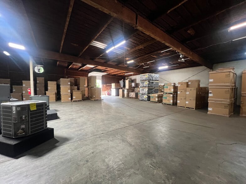 More Photos Of 1922 Elm Tree Dr, Nashville Distribution For Sale