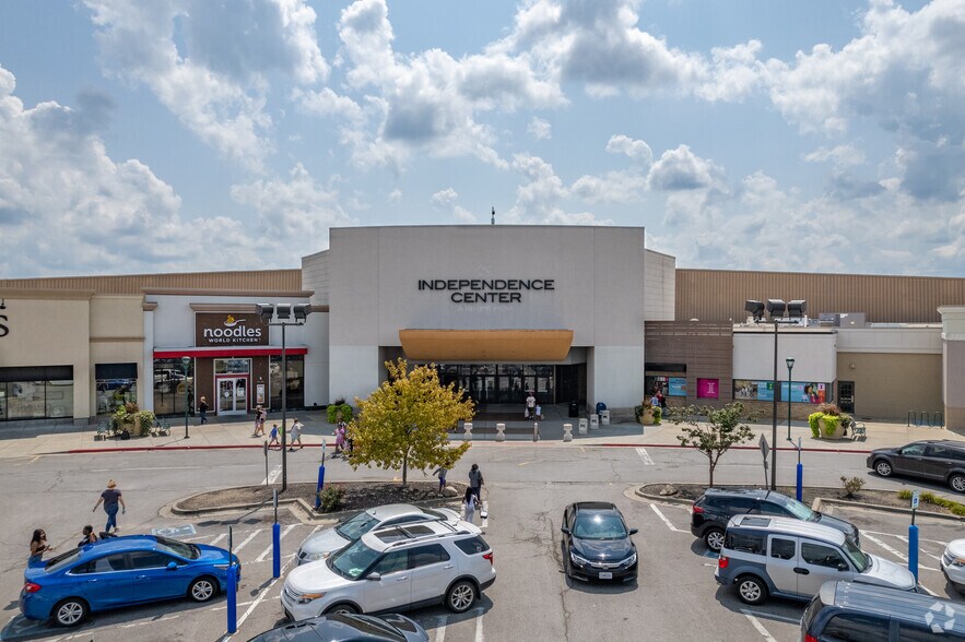 More Photos Of 18809 E 39th St S, Independence Department Store For Sale