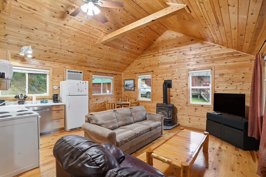 More Photos Of 21353 US HWY 385, Deadwood General Retail For Sale