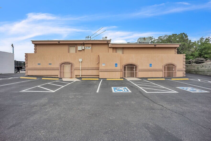 More Photos Of 2924 Beacon St, Colorado Springs Medical For Sale