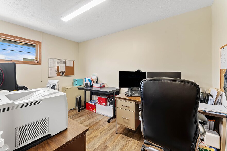 More Photos Of 725 N Pike St, Grafton Office For Sale