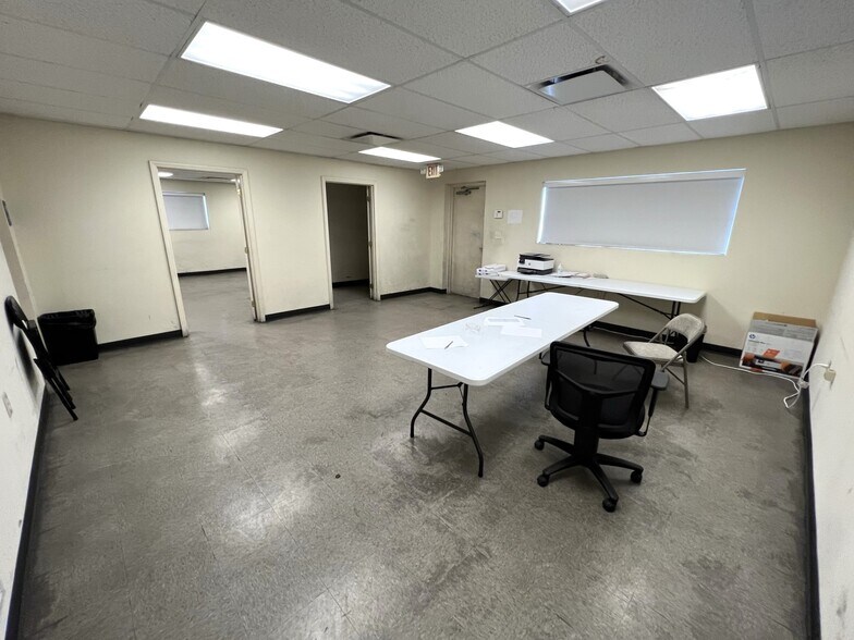 More Photos Of 2240-2250 Toomey Ave, Charlotte Warehouse For Sale