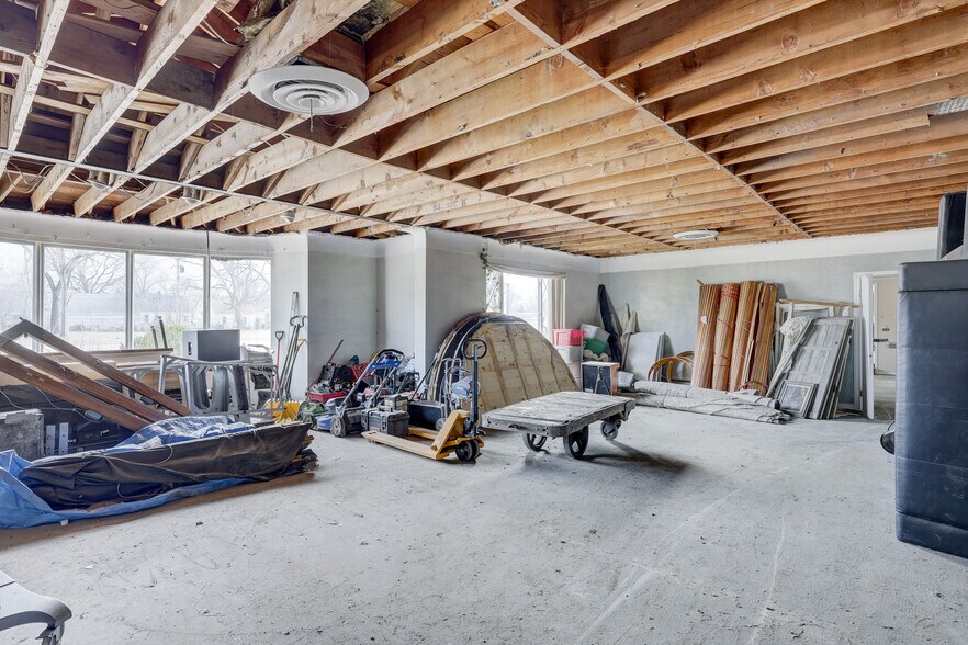 More Photos Of 23919 John R Rd, Hazel Park Freestanding For Sale