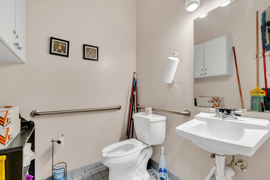 More Photos Of 901-911 N Central Ave, Kissimmee Medical For Sale