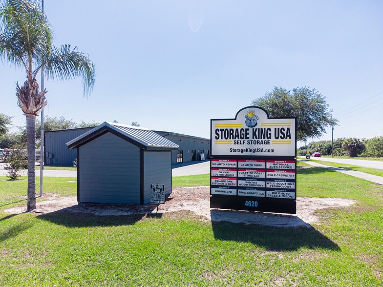 More Photos Of 4620-4630 Old Lucerne Park Rd, Winter Haven Self Storage For Lease