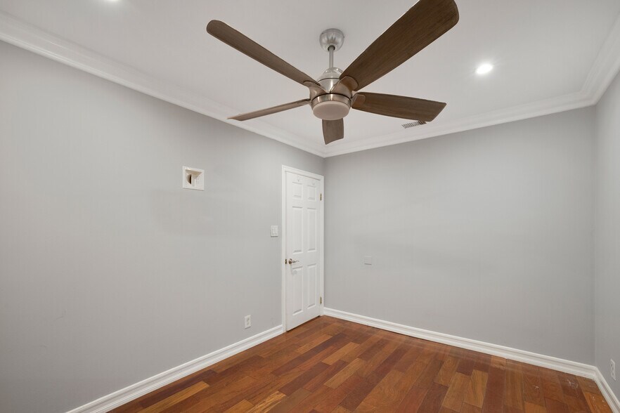 More Photos Of 801 W Whittier Blvd, La Habra Storefront Retail Residential For Sale